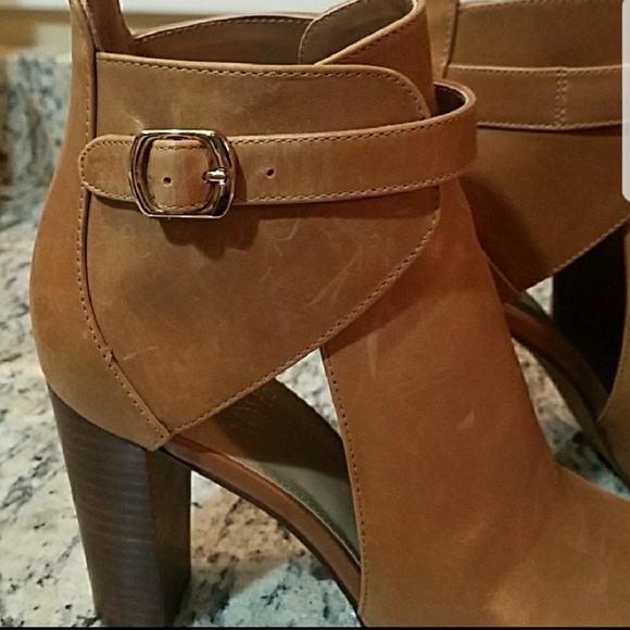 VINCE CAMUTO PEEP TOE -NWOT - Picture 2 of 8